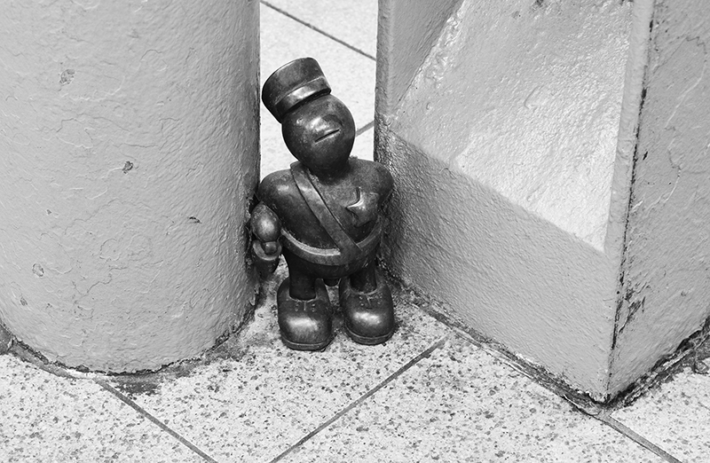 Subway Token Figures : Art : Subway : New York : Tom Otterness : New York : Personal Photo Projects :  Richard Moore Photography : Photographer : 